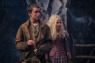 Кадр из фильма Грозовой перевал 2026